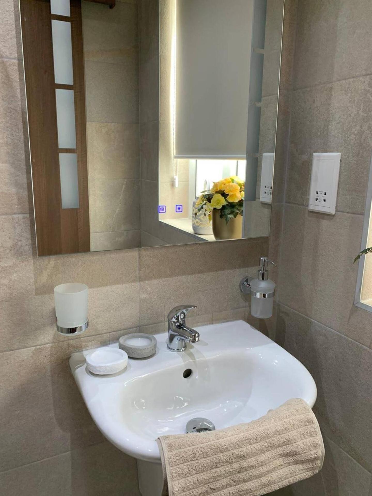 Fl 1 Ta'Lonza Luxury With Hot Tub By Homely Mellieħa Exteriör bild