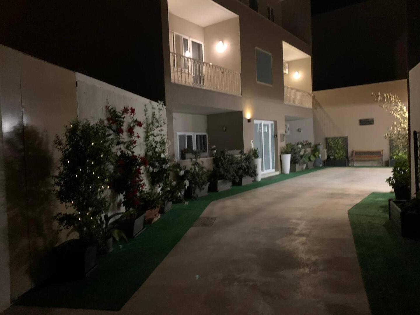 Fl 1 Ta'Lonza Luxury With Hot Tub By Homely Mellieħa Exteriör bild