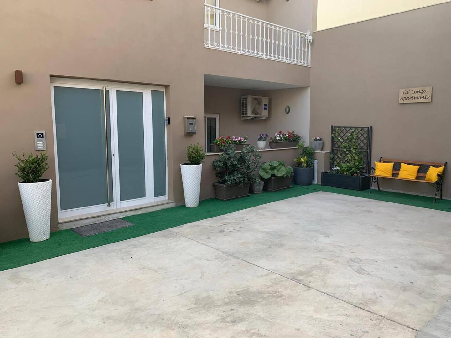 Fl 1 Ta'Lonza Luxury With Hot Tub By Homely Mellieħa Exteriör bild