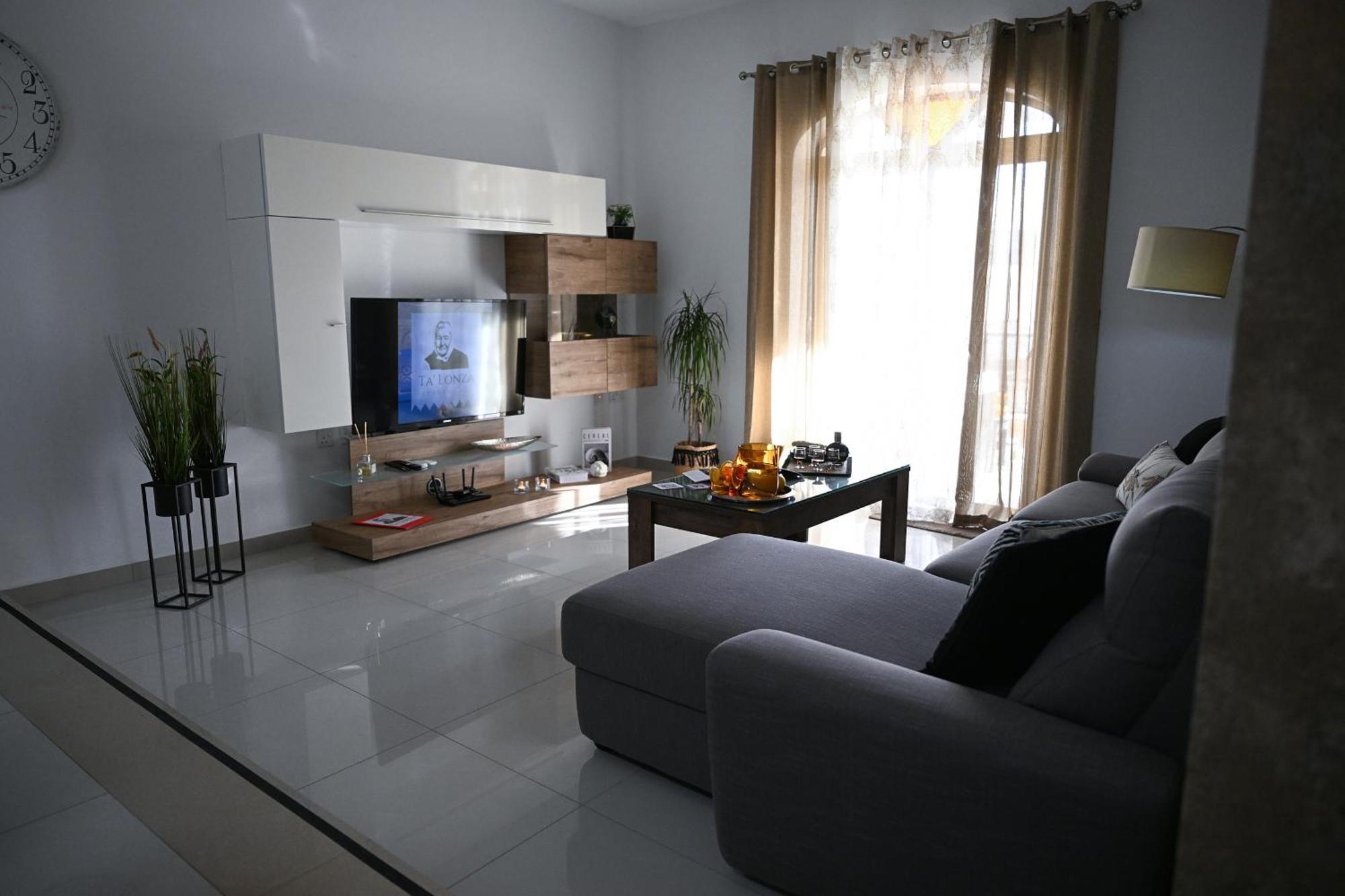 Fl 1 Ta'Lonza Luxury With Hot Tub By Homely Mellieħa Exteriör bild
