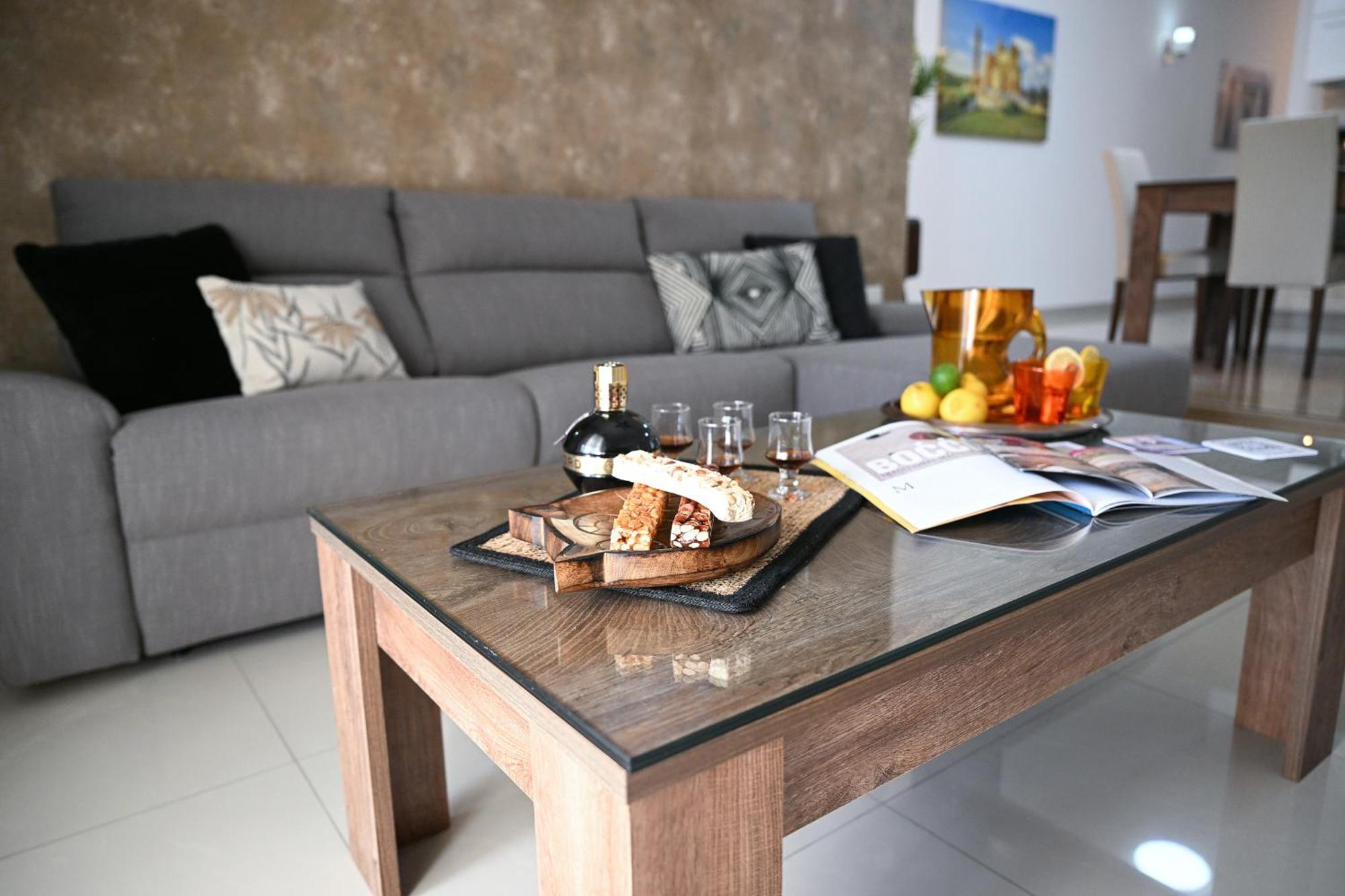 Fl 1 Ta'Lonza Luxury With Hot Tub By Homely Mellieħa Exteriör bild